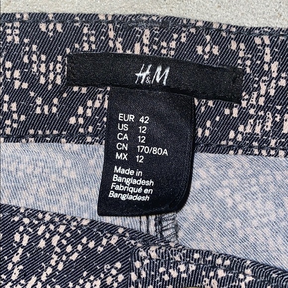 H & M stretch patterned pants - Picture 3 of 4